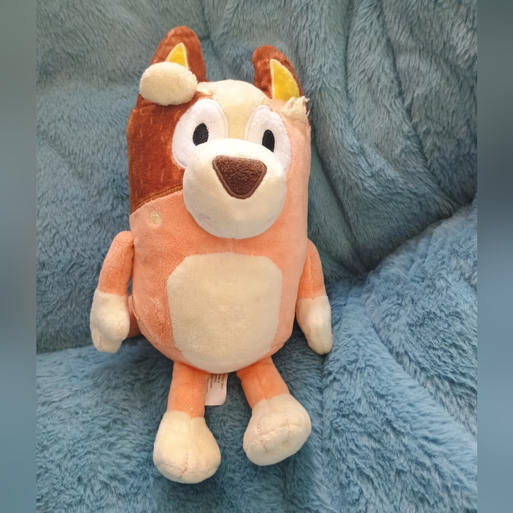 Bluey Mum Chilli 9" Lovey Plush Toy Preschool Ages 3+ Australian Cattle Dog pup - Picture 2 of 12